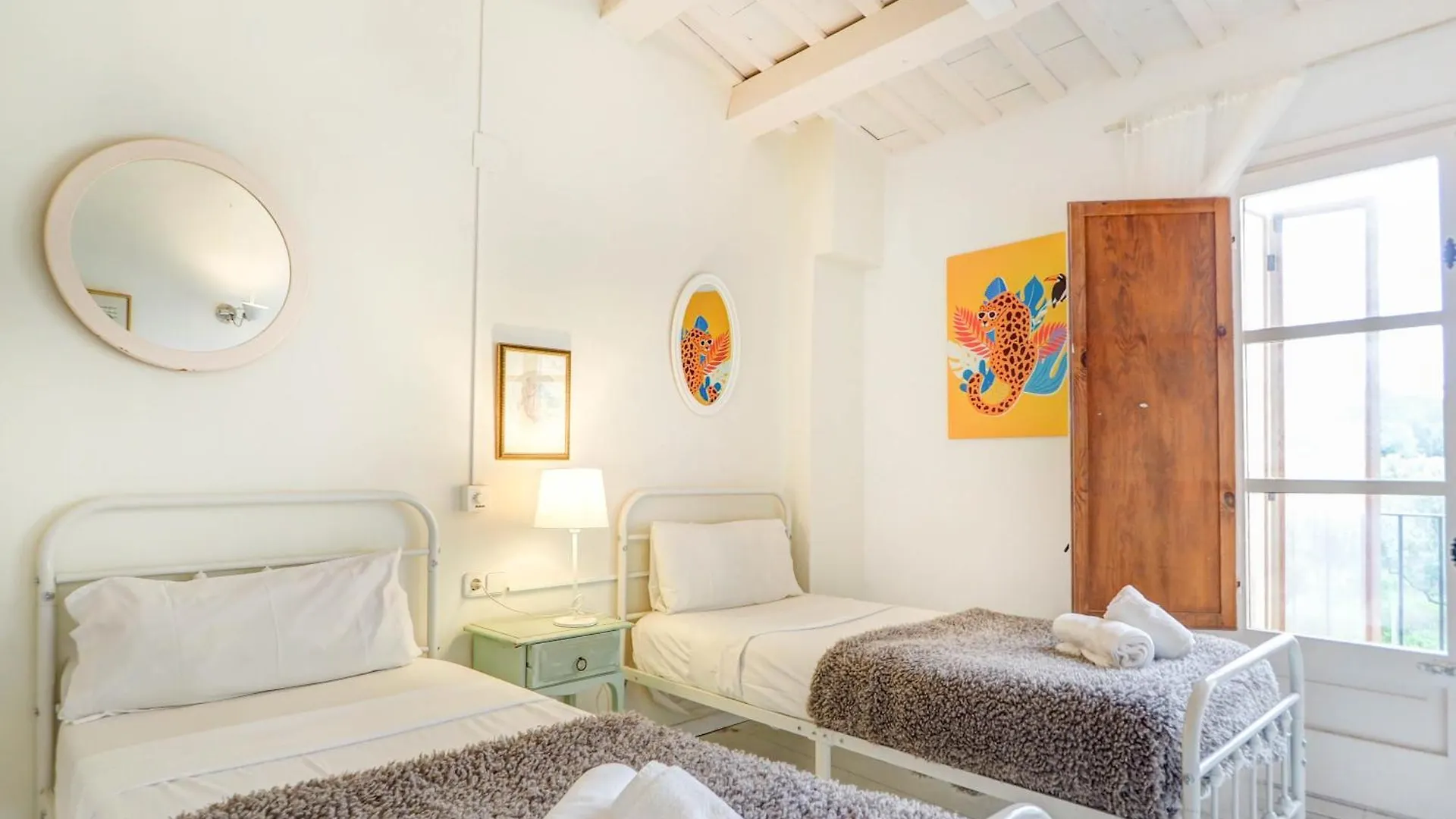 Masia Las Torres By Hello Homes Sitges 0*,  Spanyolország